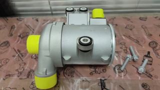 11518635090 Máy bơm nước điện phù hợp với BMW 35i 535i 640i 740i X3 X4 X5 X6